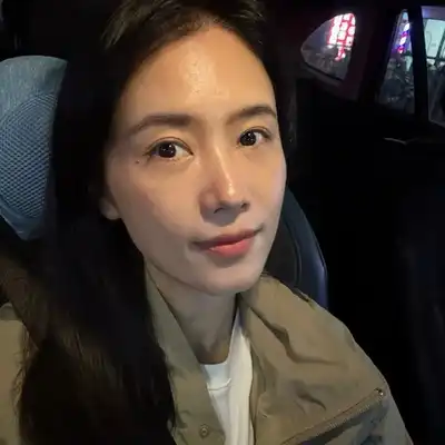 薛静